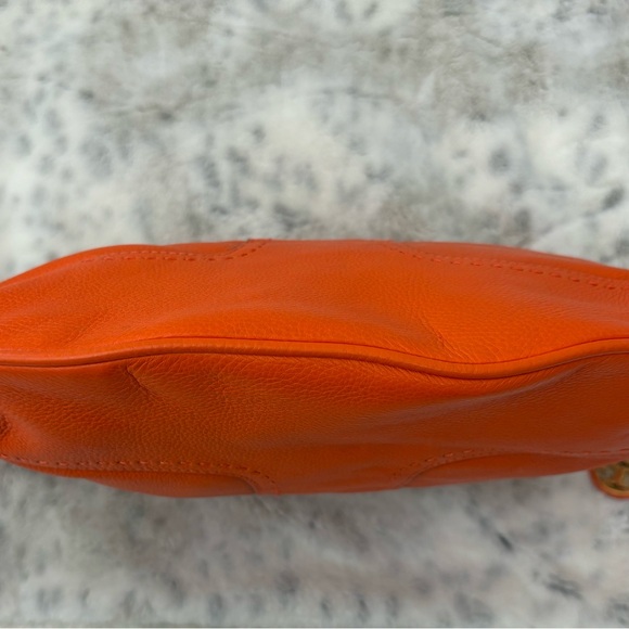 Tory Burch NWOT No callouts. Plastic on T. Fire Orange 🔥 Leather Crossbody Hobo - Picture 11 of 16